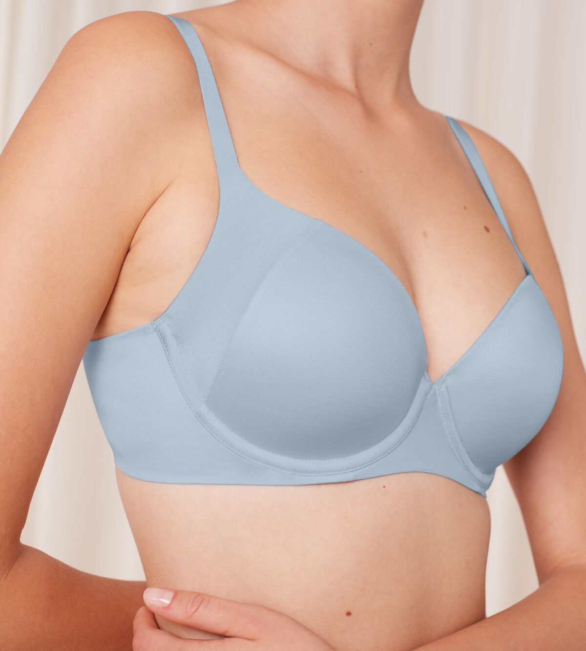 Triumph Body Make-up Soft Touch WP EX