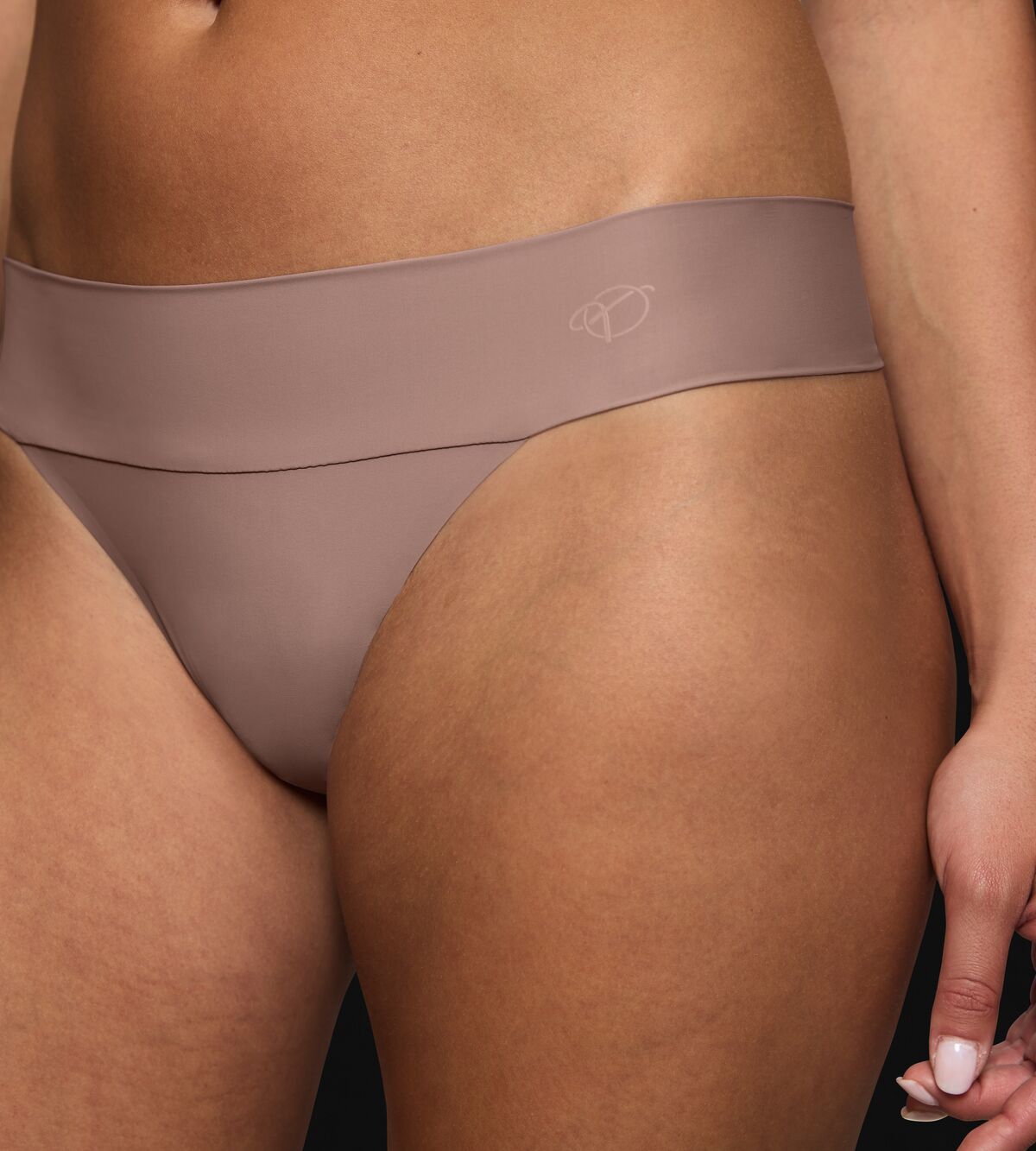 Triumph Body Make-Up Illusion String EX