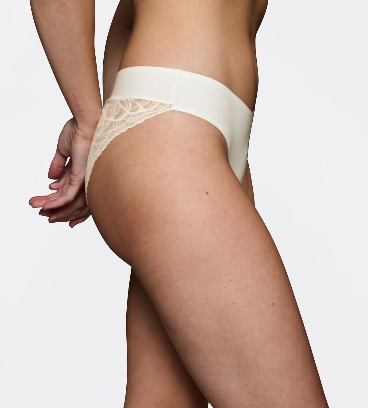 Triumph Body Make-Up Illusion Lace Highleg Tai
