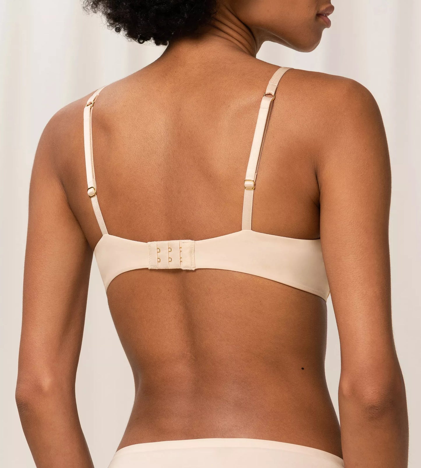 Triumph Body Make-Up Essentials WHU
