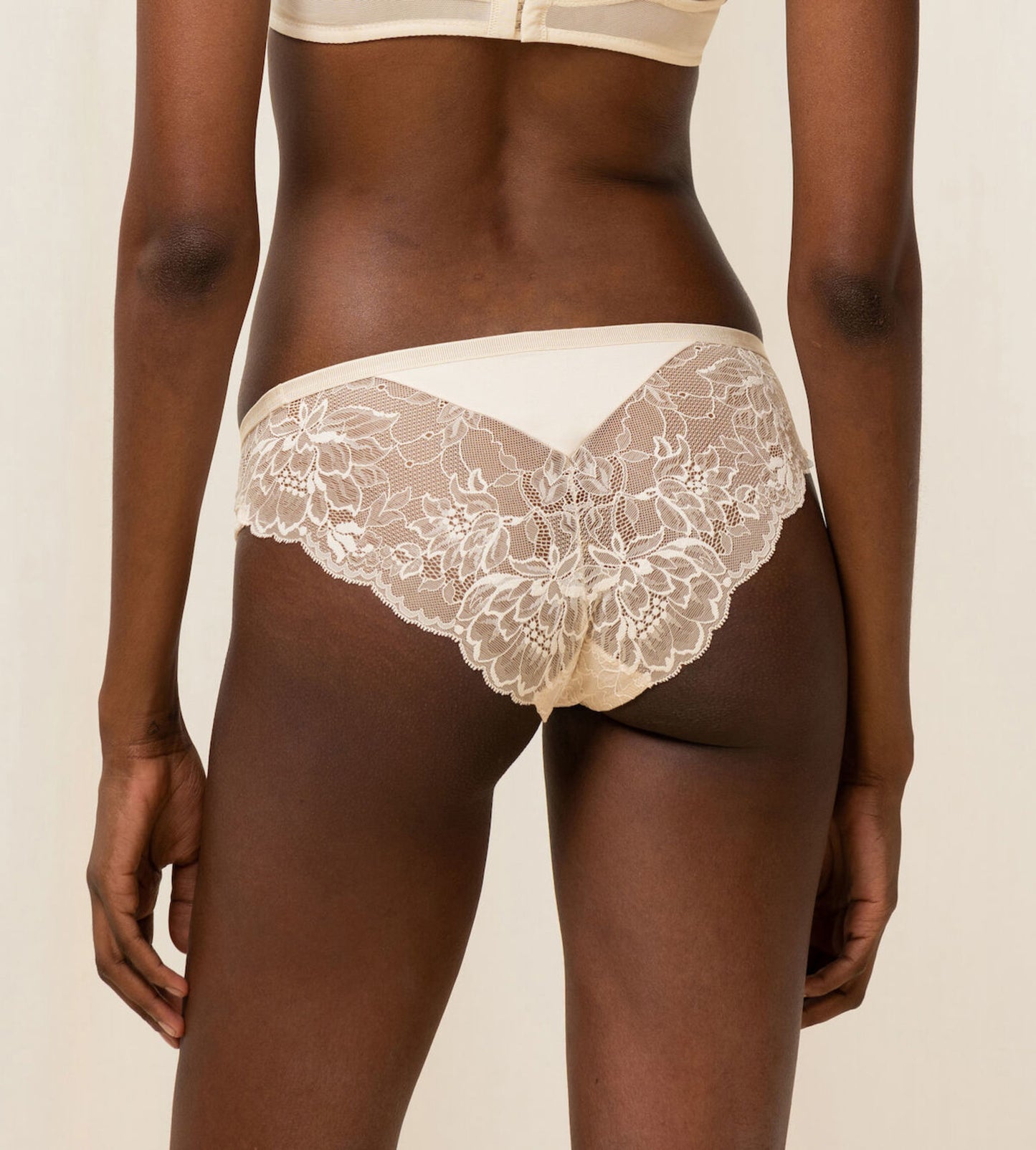 Triumph Amourette Charm Brazilian01