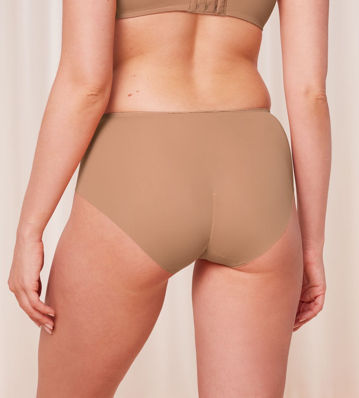 Triumph Essential Minimizer Hipster X