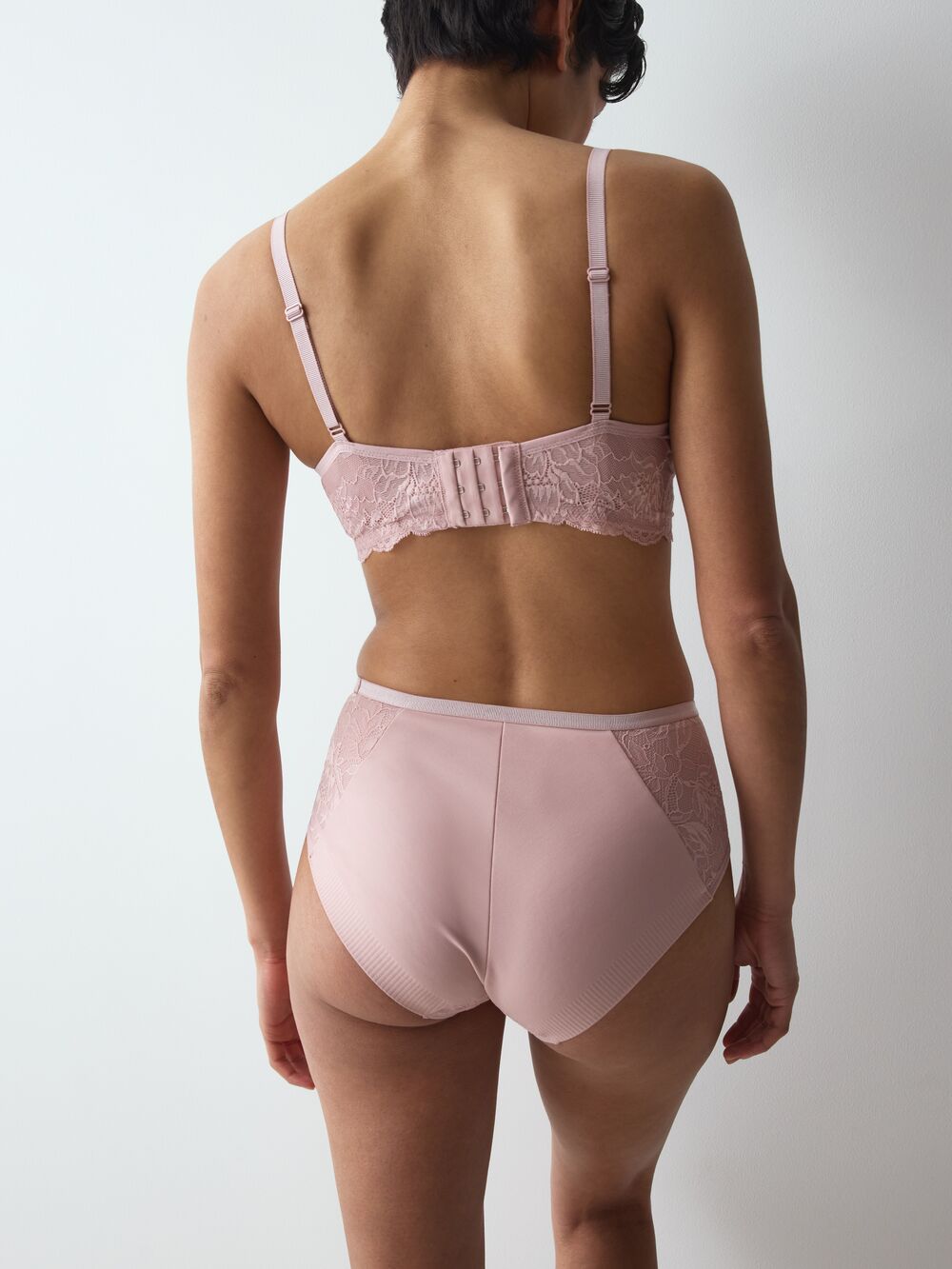 Triumph Amourette Charm T Maxi02
