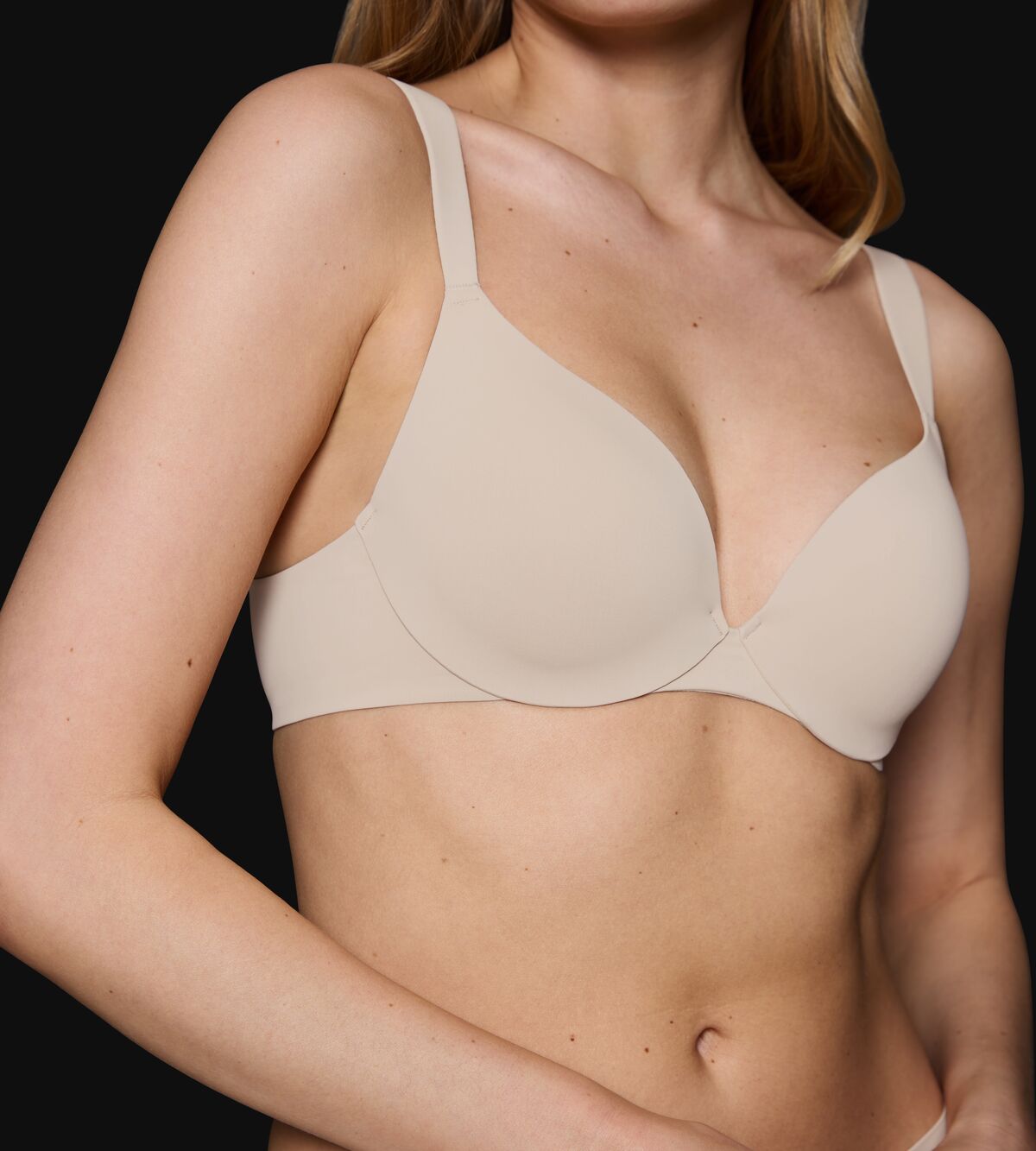 Triumph Body Make-Up Illusion WP EX