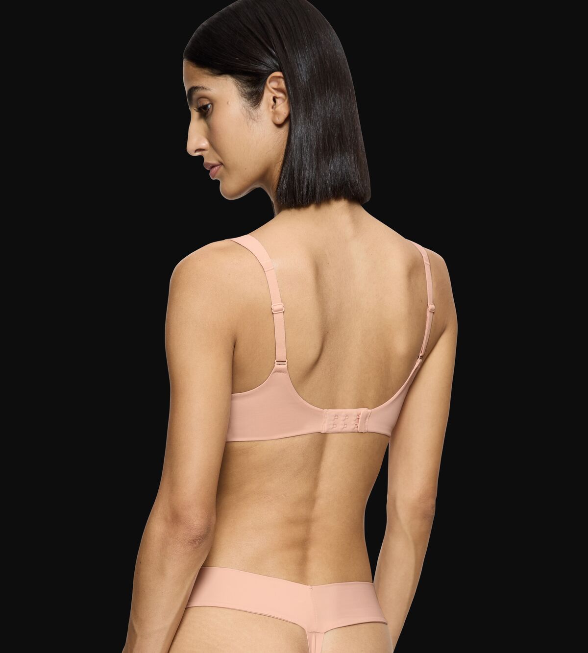 Triumph Body Make-Up Illusion WP EX