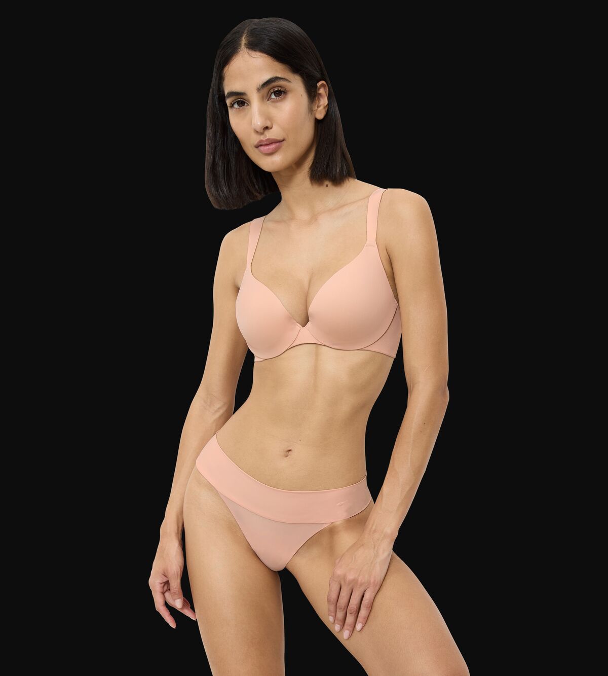 Triumph Body Make-Up Illusion WP EX