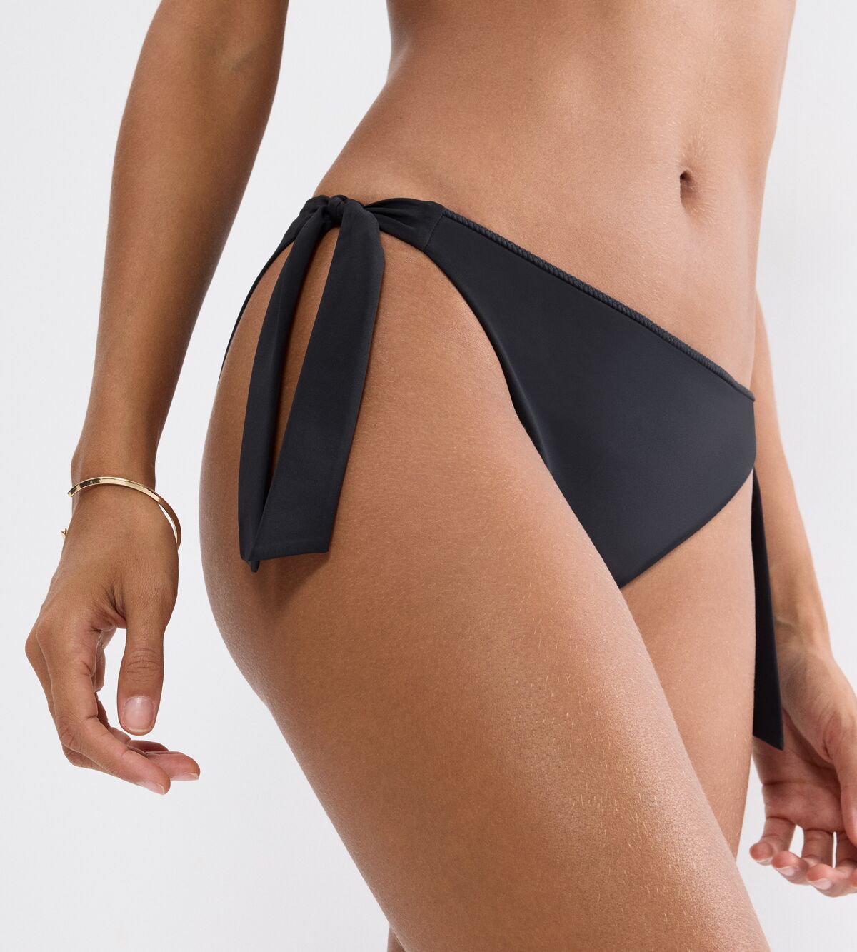 Triumph Summer Twist Tai 01